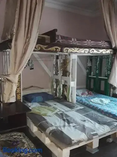 Батуми: Hostel Retro