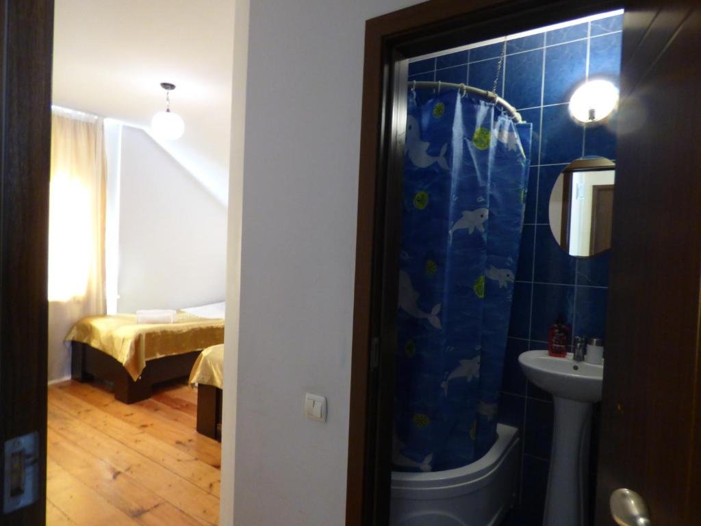 Степанцминда: Anano Guest House