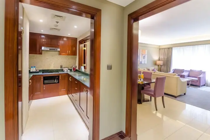 Дубай: Somewhere Hotel Apartment