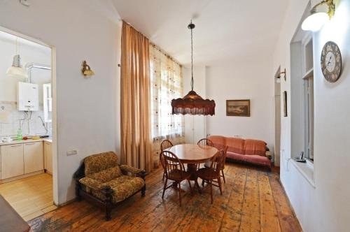 Тбилиси: Tbili Hostel