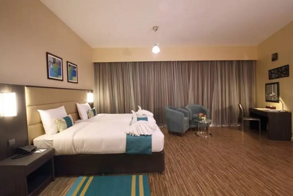 Дубай: Flora Al Souq Hotel