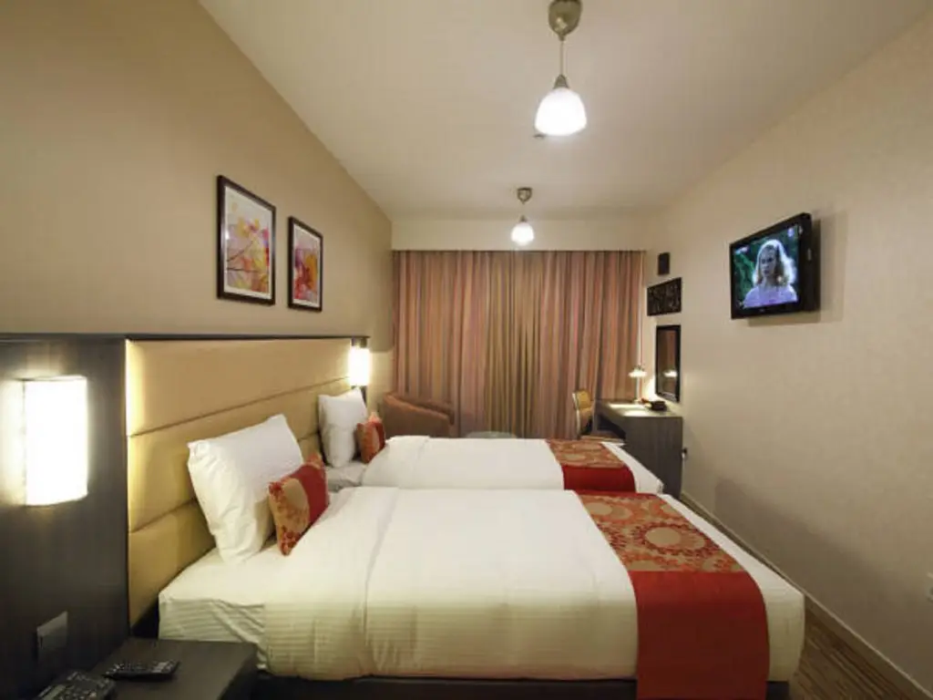 Дубай: Flora Al Souq Hotel