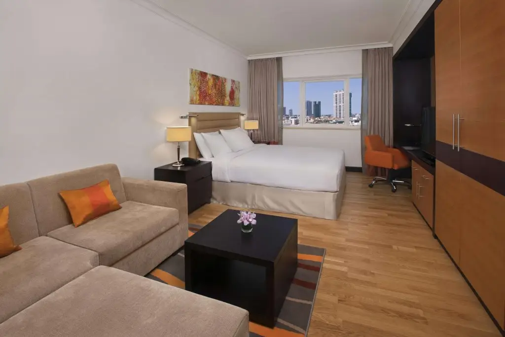 Дубай: DoubleTree by Hilton Hotel and Residences Dubai Al Barsha
