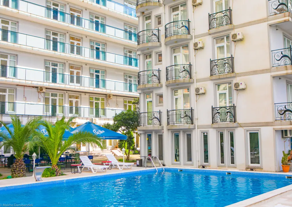 Батуми: Отель Beach House  Batumi