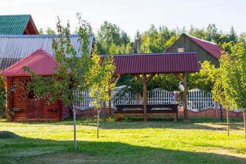 Гатовичи: Guesthouse Sadoviy na Narochi