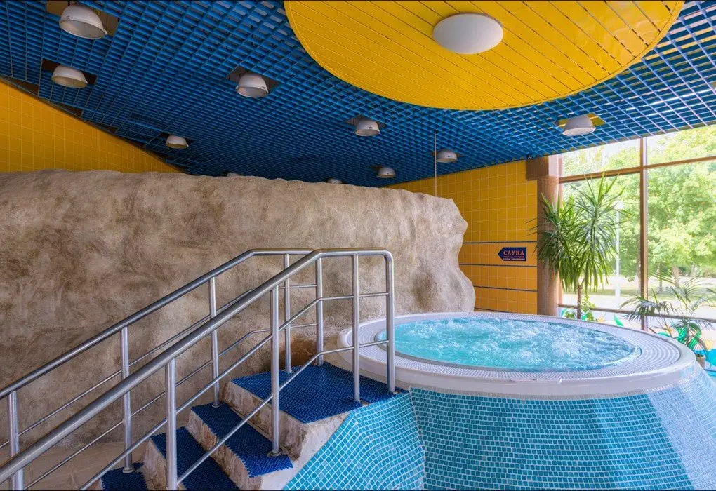 Хатежино: Sanatory Yunost