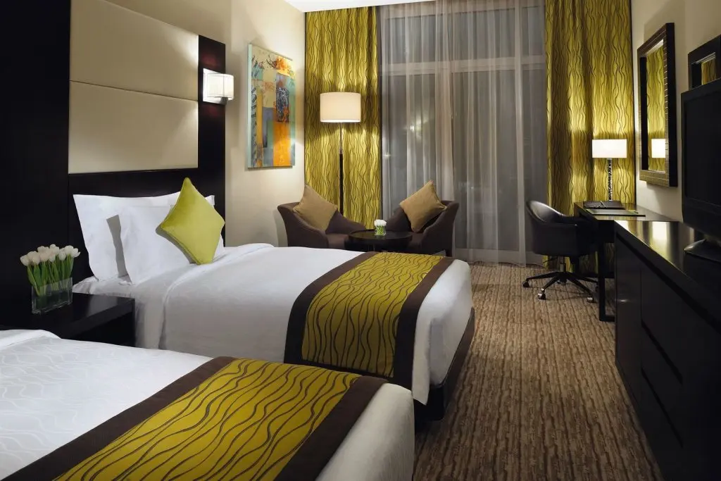 Дубай: Mövenpick Hotel Jumeirah Lakes Towers