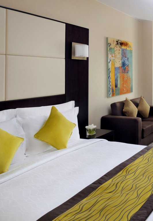 Дубай: Mövenpick Hotel Jumeirah Lakes Towers