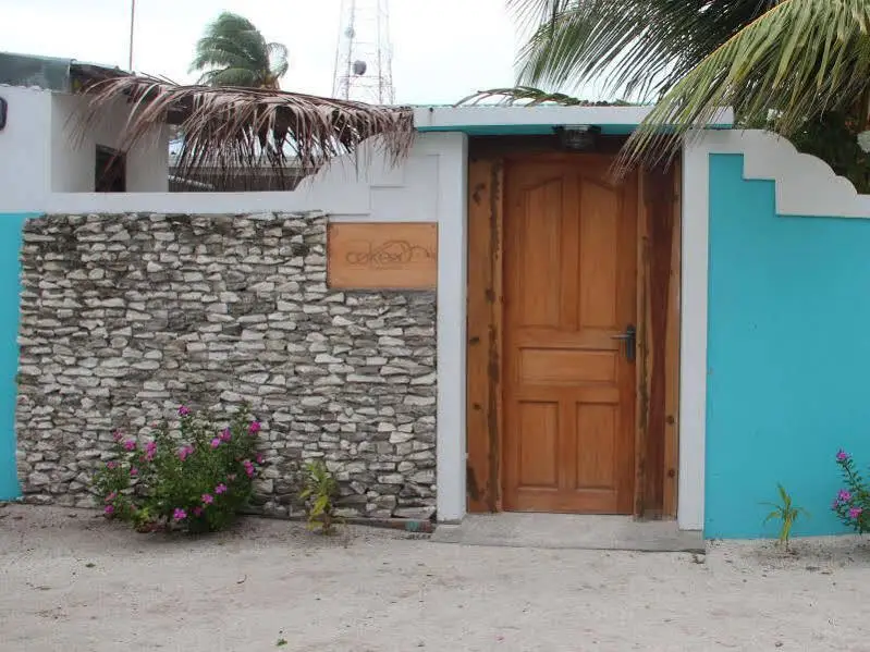 Северный атолл Мале: Cokes Beach House