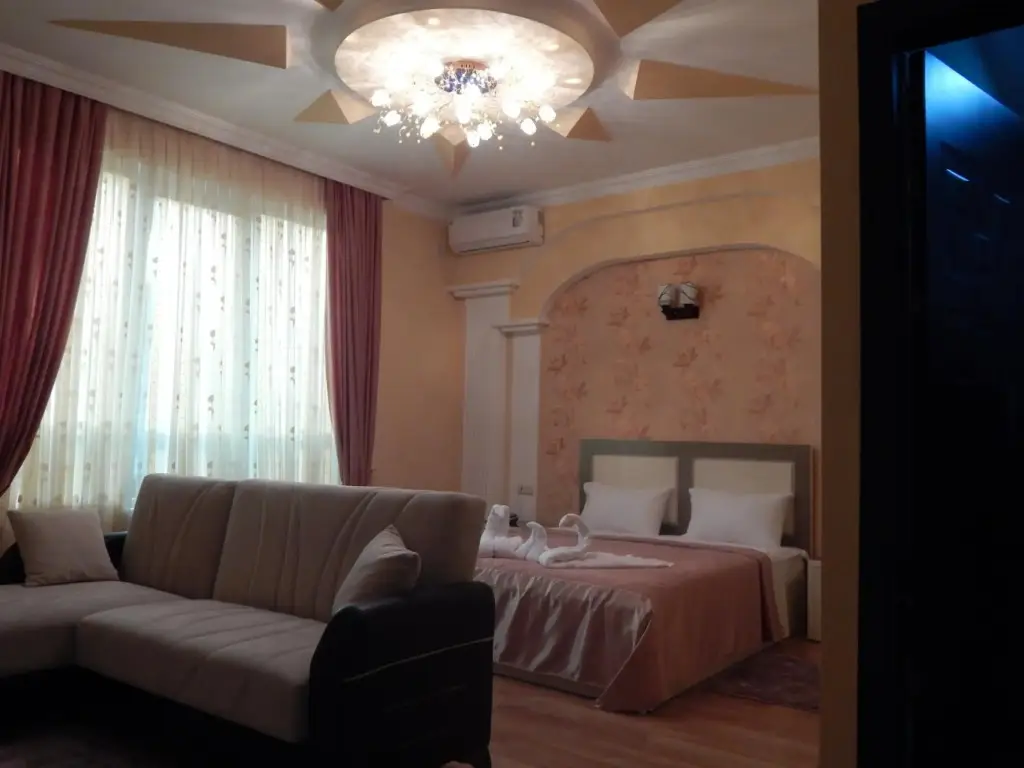 Сатаплия: Отель Lux Palace