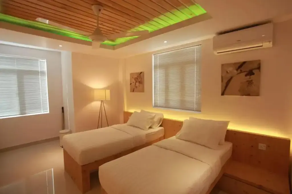 Хулхумале: Pine Lodge Maldives Hotel