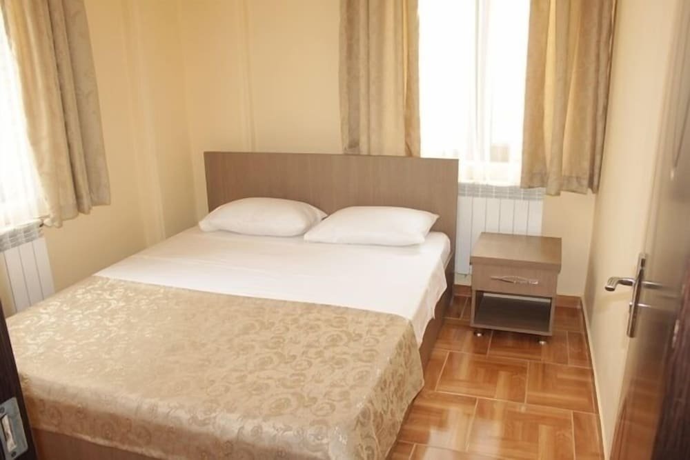 Батуми: Hotel Port Altus