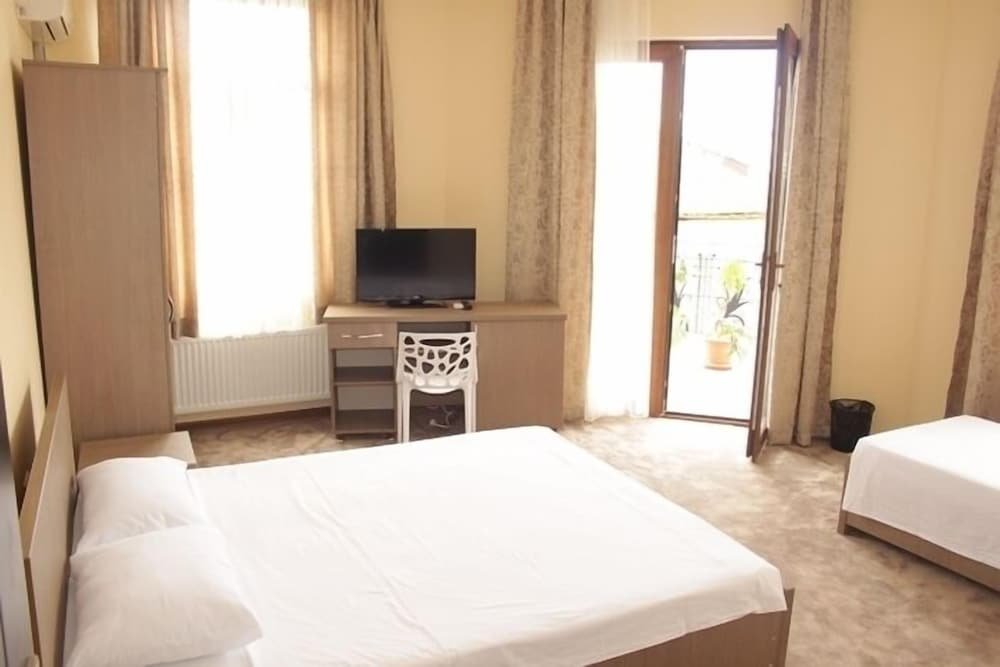 Батуми: Hotel Port Altus