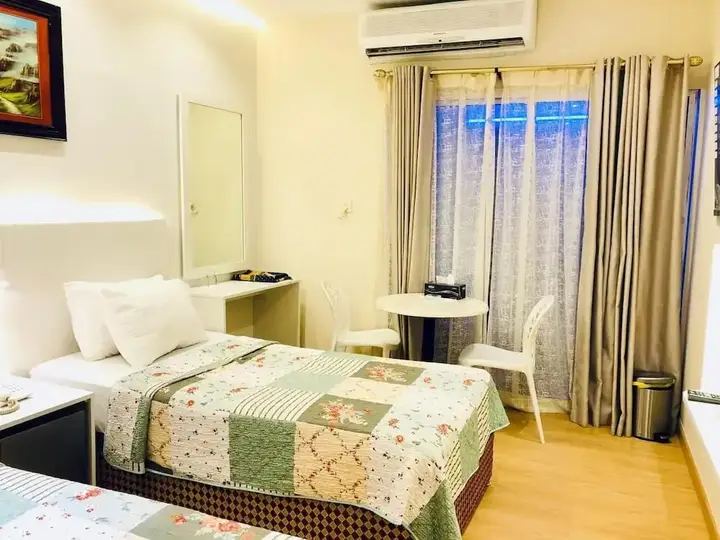 Дубай: Al Ahrar Hotel