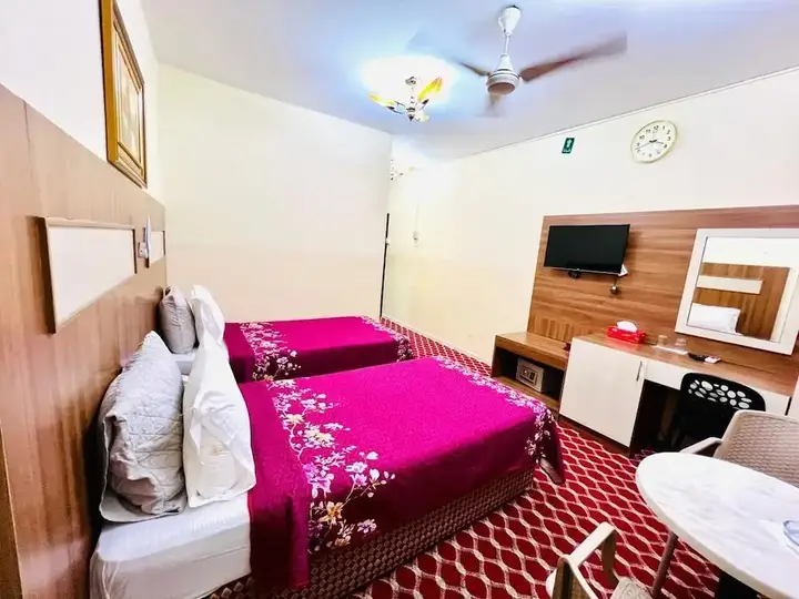 Дубай: Al Ahrar Hotel