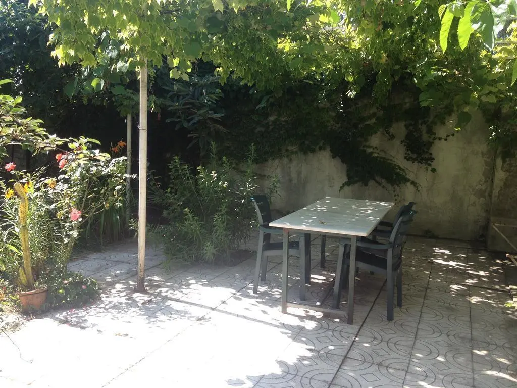 Батуми: Samno Guest House