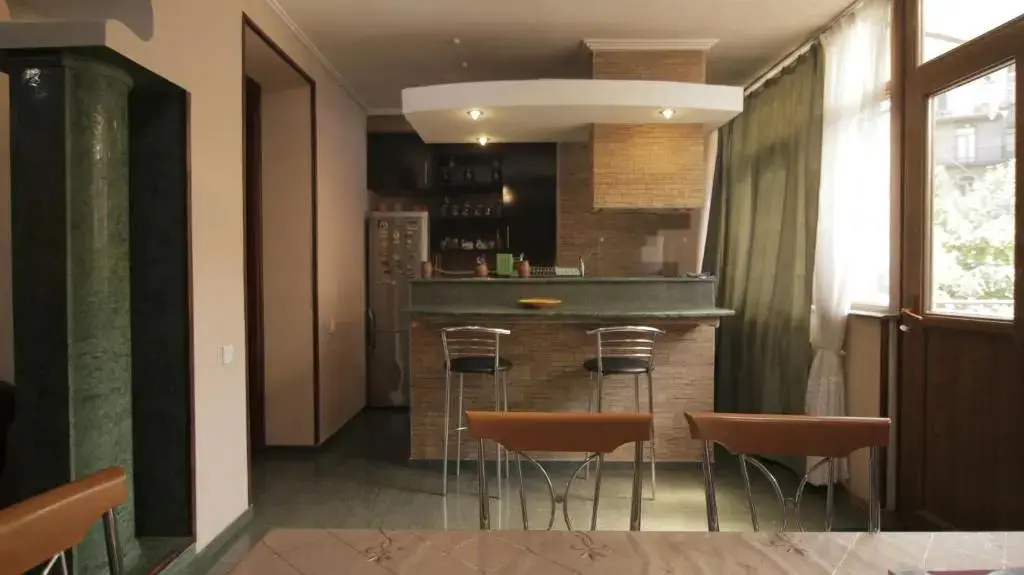 Тбилиси: Apartment on Sanapiro