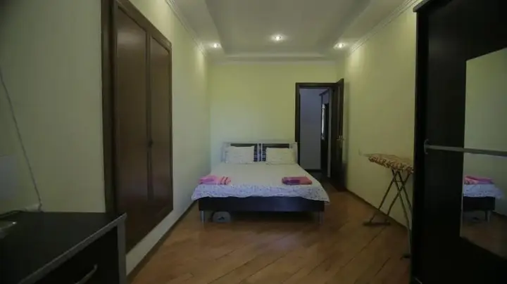 Тбилиси: Apartment on Sanapiro