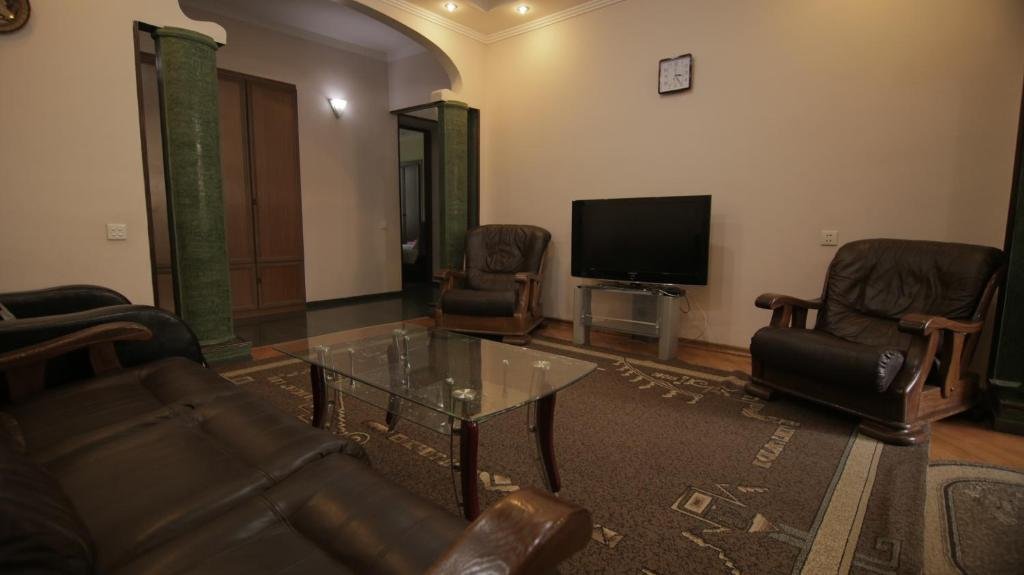 Тбилиси: Apartment on Sanapiro