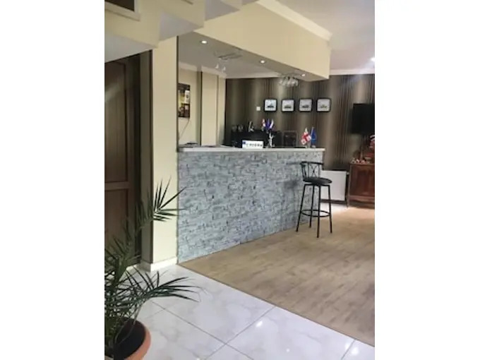 Кутаиси: Hotel Aisi