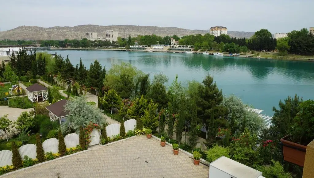 Мингечевир: River Side Hotel