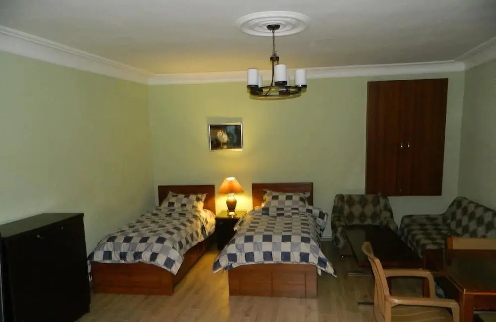 Тбилиси: Old Tbilisi Home with Sunny Terrace