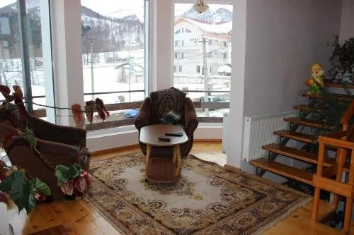 Бакуриани: Mzia's House