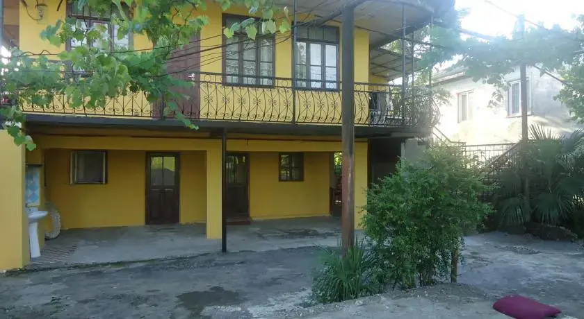 Батуми: Dom Cottage