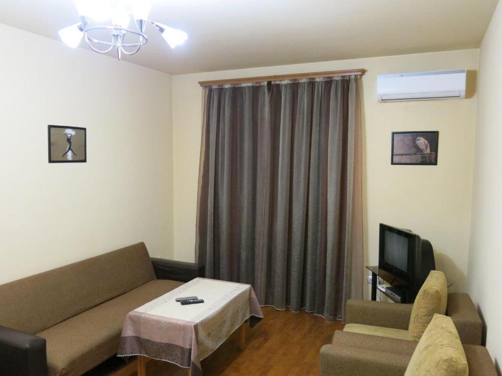 Ереван: Apartment at Abovyan Street