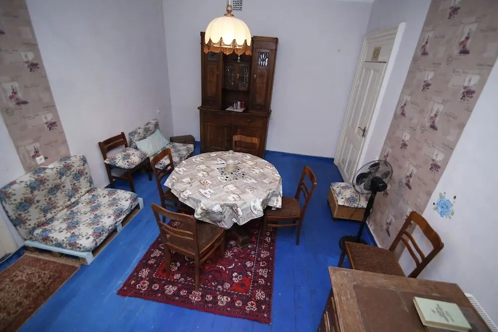 Тбилиси: Leon Hostel