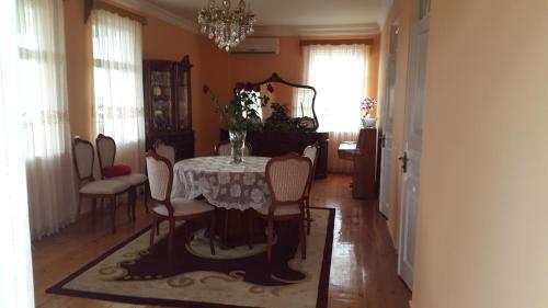Батуми: Moses Guest House