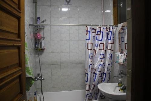 Батуми: Giorgi Guesthouse Lermontov
