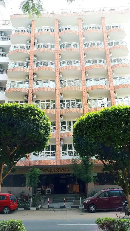 New Pola hotel — фото 1
