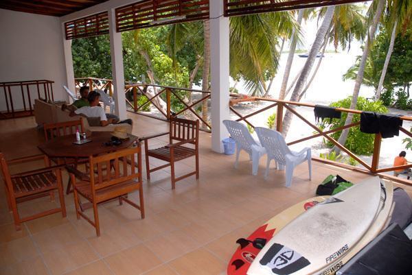 Северный атолл Мале: Thulusdhoo Surf Camp