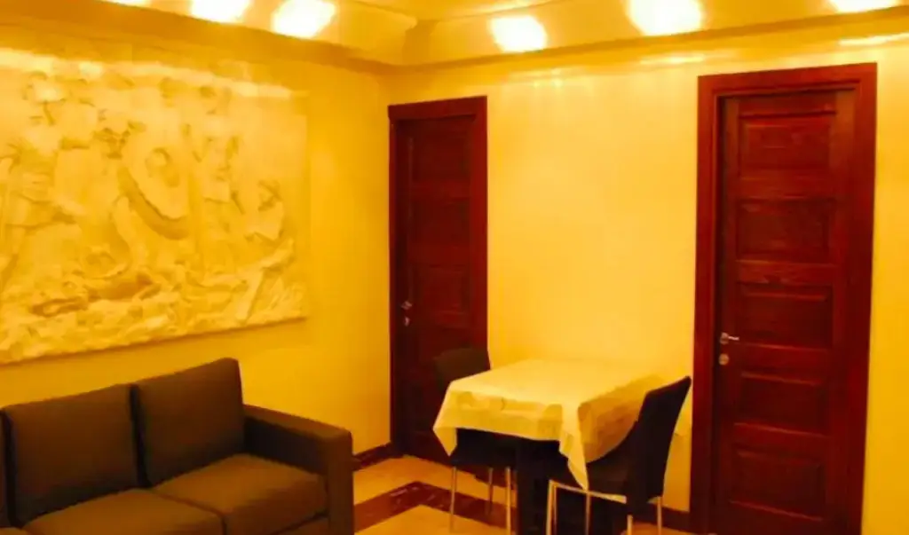Тбилиси: Dreamlike World Apartment on Rustaveli
