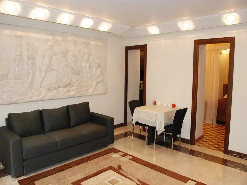 Тбилиси: Dreamlike World Apartment on Rustaveli
