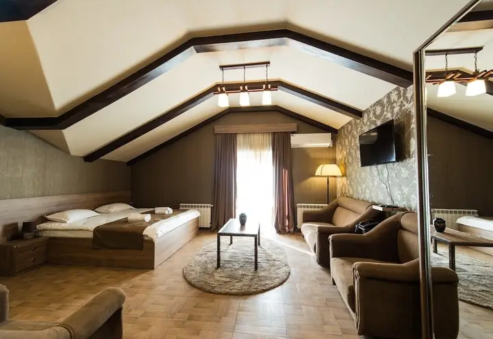 Тбилиси: Ikalto Hotel