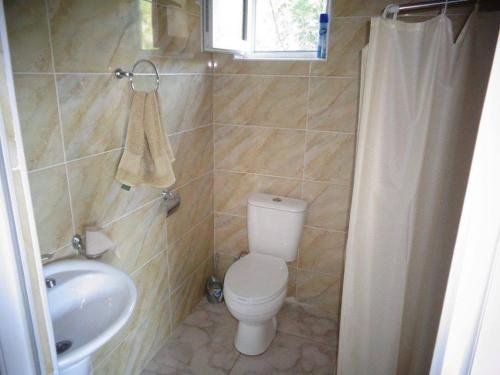 Кварели: Guesthouse Raisa