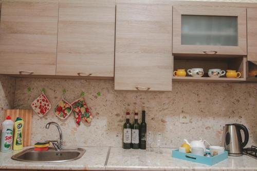 Тбилиси: Cozy Apartment at Rustaveli Avenue