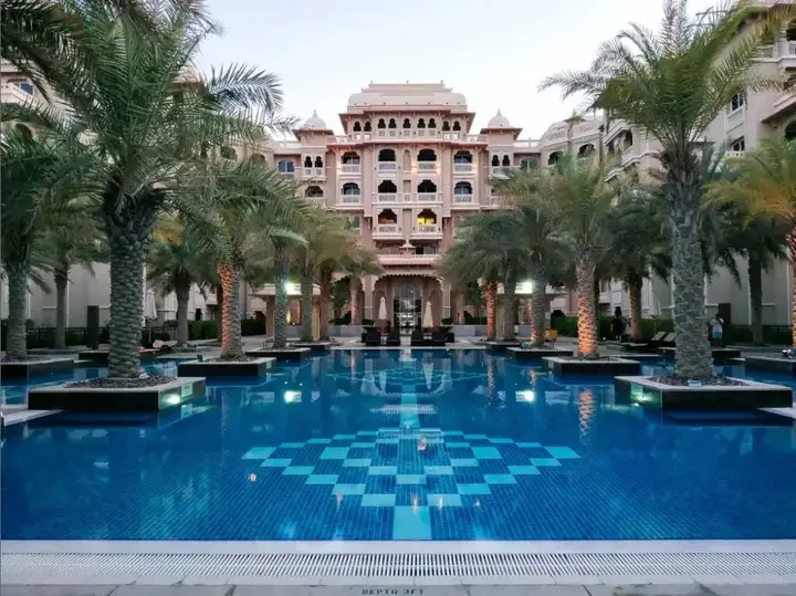 Дубай: Grandeur Residences