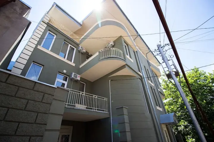 Тбилиси: Tbili House