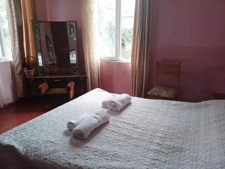 Батуми: Merabi and Neli Guest House