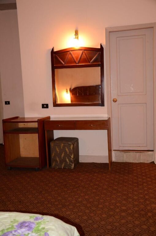Каир: Louris Inn