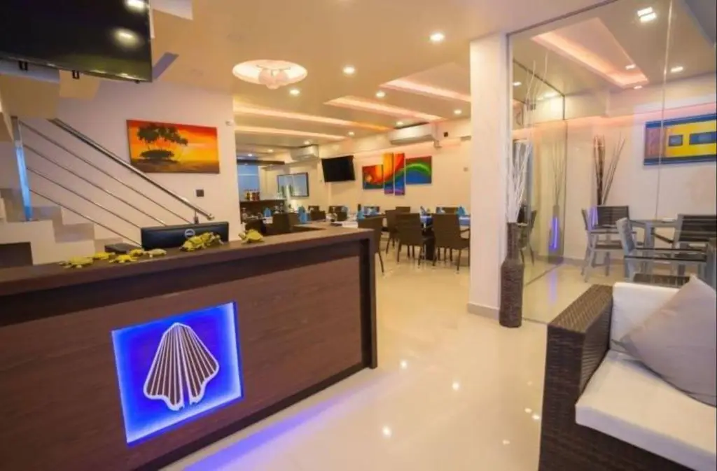 Хулхумале: The White Harp Beach Hotel