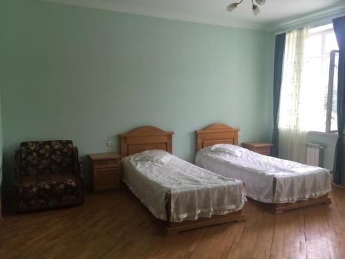 Иджеван: Hotel DOK