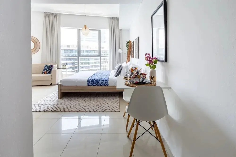 Дубай: Dazzling & Artistic Studio Apartment In Dubai Marina