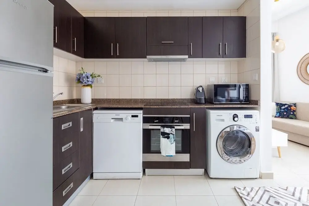 Дубай: Dazzling & Artistic Studio Apartment In Dubai Marina