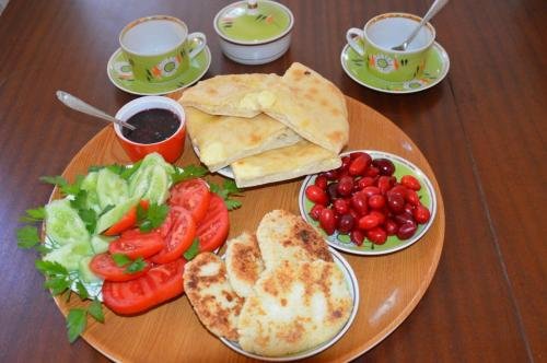 Местиа: Ailama Guesthouse