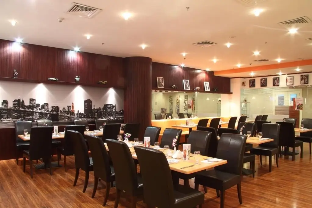 Дубай: Tulip Inn Hotel FZ-LLC