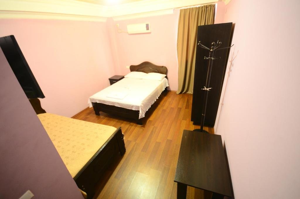 Батуми: Hotel Peria